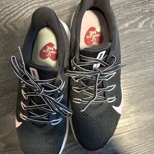 Nike Women's Black and Light Pink Athletic Running Shoes